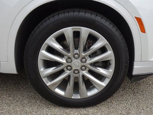 Used 2024 Cadillac XT6 Premium Luxury w/ LPO, Floor Liner Package AWD/4WD image 29