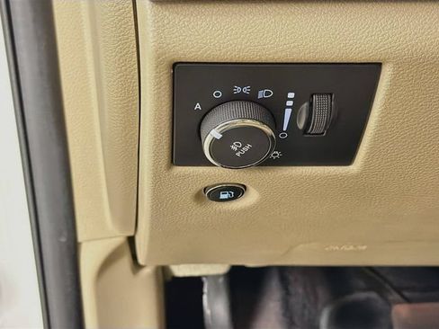 Used 2017 Jeep Grand Cherokee Limited w/ Luxury Group II RWD image 12