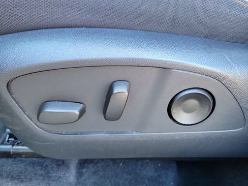 Certified 2025 Chevrolet Traverse LT FWD image 23