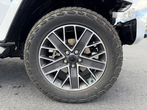 Used 2024 Jeep Wrangler High Altitude AWD/4WD image 23