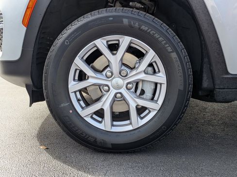 Used 2022 Jeep Grand Cherokee Limited image 20