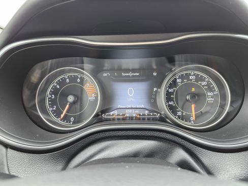 Used 2019 Jeep Cherokee Overland AWD/4WD image 31