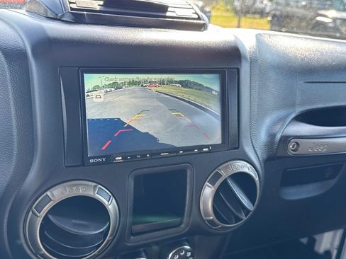 Used 2018 Jeep Wrangler Unlimited Sport AWD/4WD image 31