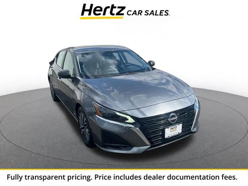 Used 2025 Nissan Altima 2.5 SV FWD image 1