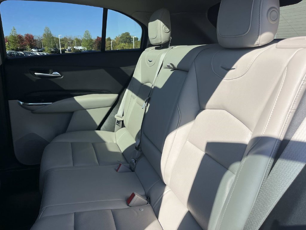 Used 2023 Cadillac XT4 Premium Luxury FWD image 18