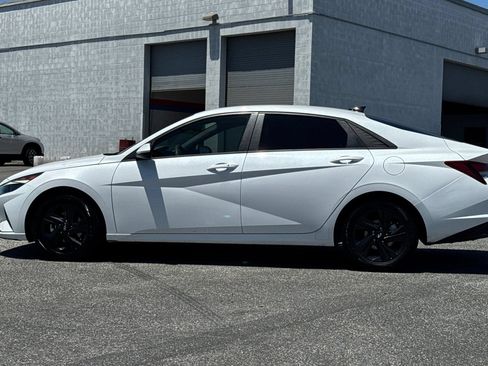 Used 2021 Hyundai Elantra SEL FWD image 9