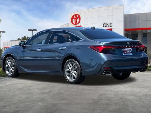 Used 2019 Toyota Avalon XLE w/ Carpet Mat Package FWD image 6