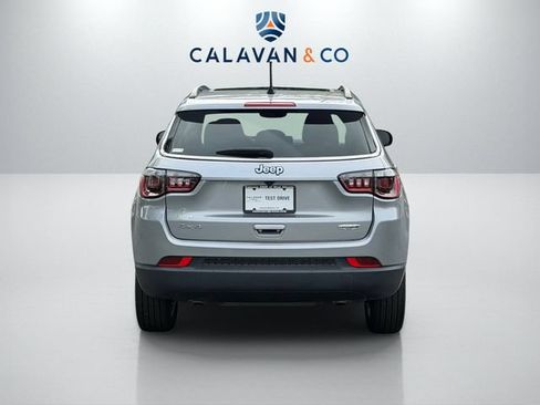 Used 2023 Jeep Compass Latitude w/ Sun and Sound Group AWD/4WD image 6