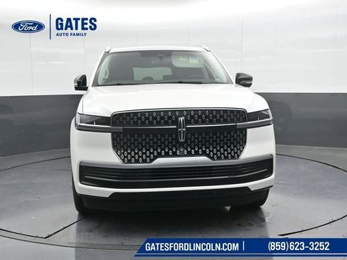 New 2025 Lincoln Navigator L Reserve image 5