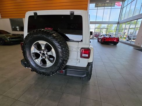 Used 2019 Jeep Wrangler Unlimited Sahara AWD/4WD image 10