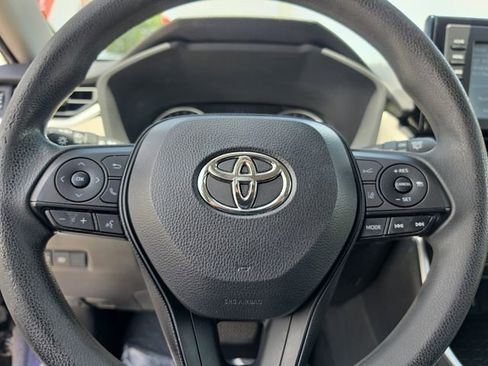 Used 2019 Toyota RAV4 XLE FWD image 19