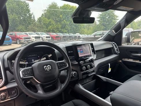 New 2026 RAM 1500 Express AWD/4WD image 28