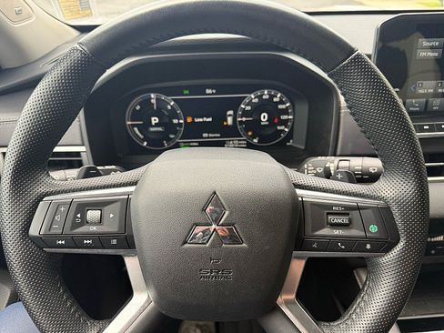 Used 2024 Mitsubishi Outlander SE AWD/4WD image 26
