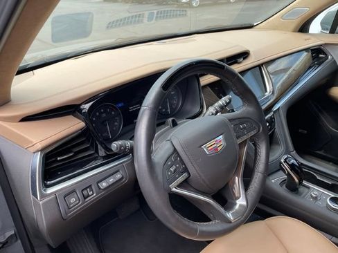 Used 2024 Cadillac XT6 Premium Luxury w/ Platinum Package AWD/4WD image 3
