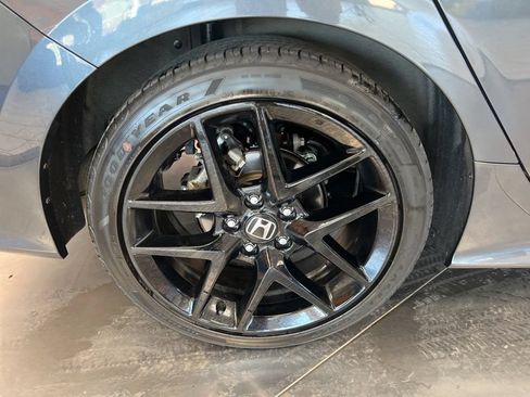 Used 2024 Honda Civic Sport image 9