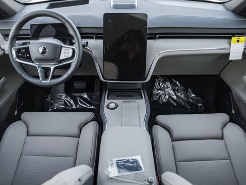 New 2025 Volvo EX90 Ultra w/ Protection Package Premier image 17