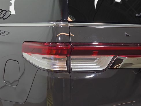 Used 2022 Lincoln Navigator Black Label image 36