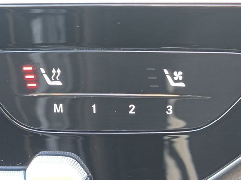 Used 2022 Mercedes-Benz C 300 Sedan image 11