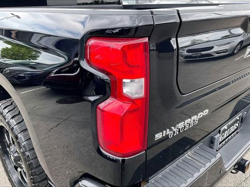 Used 2022 Chevrolet Silverado 1500 High Country w/ Technology Package image 41