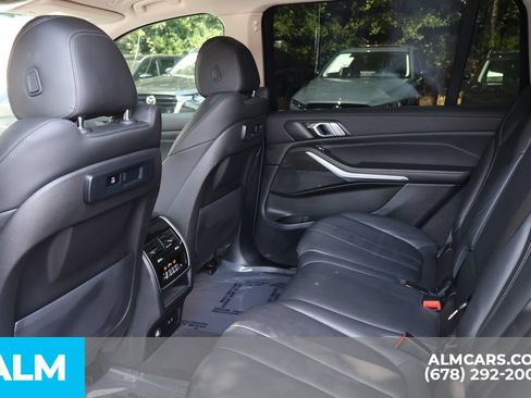 Used 2022 BMW X7 xDrive40i w/ Parking Assistance Package AWD/4WD image 16