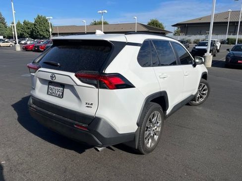 Used 2019 Toyota RAV4 XLE Premium w/ All Weather Liner Package AWD/4WD image 4