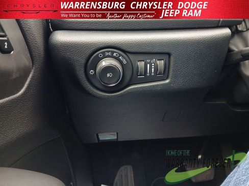 New 2026 Chrysler Pacifica Select image 31