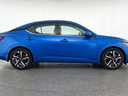 Used 2025 Nissan Sentra SV FWD image 11