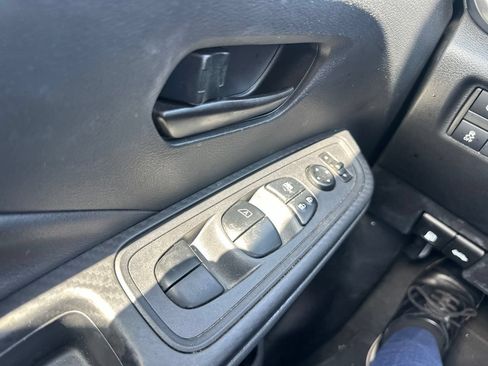 Used 2022 Nissan Versa S FWD image 24