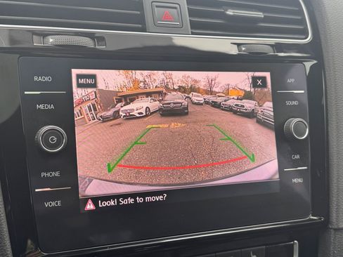 Used 2018 Volkswagen GTI SE w/ SE Leather Package image 26