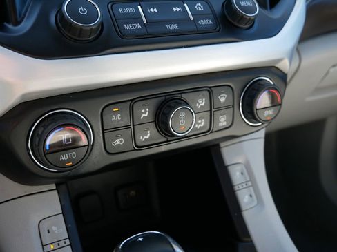 Used 2019 GMC Acadia SLT w/ LPO, Floor Liner Package AWD/4WD image 27