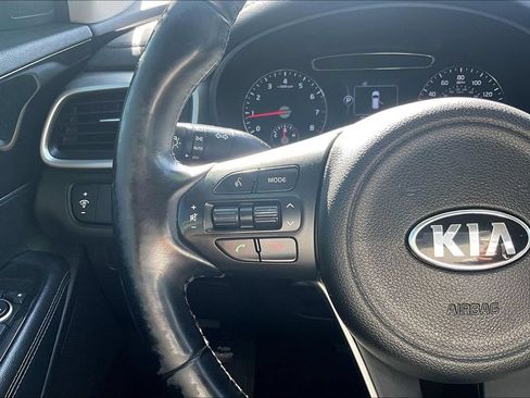 Used 2016 Kia Sorento AWD w/ LX Convenience Package image 18
