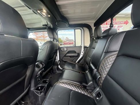 Used 2021 Jeep Gladiator Overland image 13