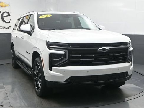 Used 2025 Chevrolet Suburban RST w/ Comfort Package AWD/4WD image 56