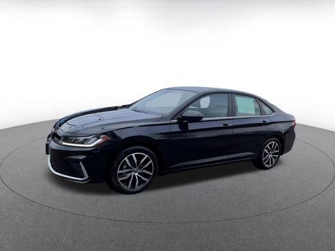 Used 2025 Volkswagen Jetta SE image 8