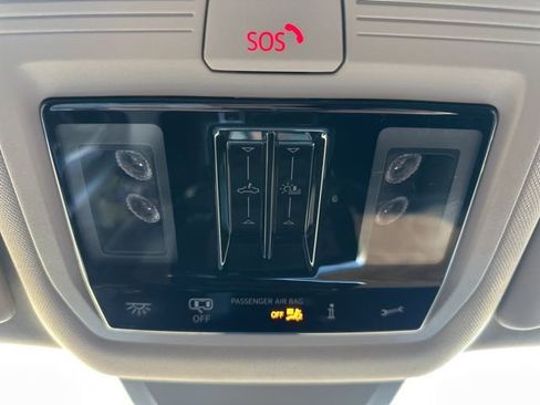 Used 2024 Volkswagen Atlas SE image 18