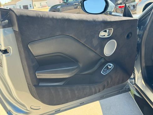 Used 2019 Aston Martin V8 Vantage Coupe RWD image 10