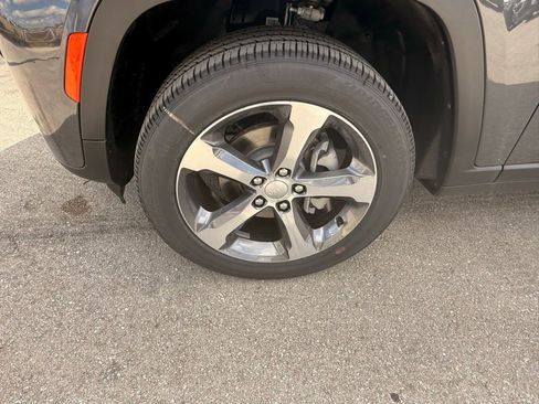 New 2026 Jeep Grand Cherokee Limited image 29