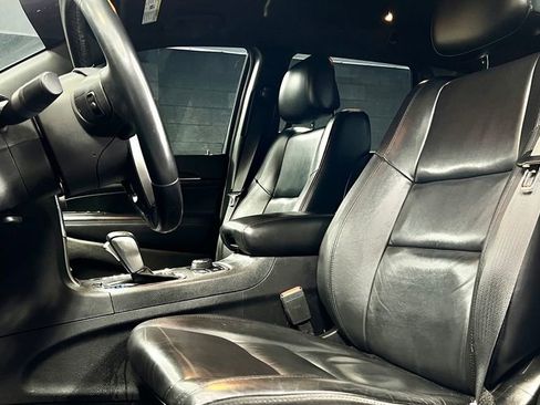 Used 2019 Jeep Grand Cherokee Limited AWD/4WD image 3