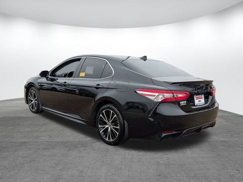 Used 2020 Toyota Camry SE image 6