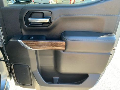 Used 2022 Chevrolet Silverado 1500 High Country w/ Technology Package image 22