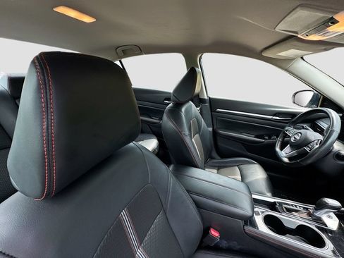 Used 2025 Nissan Altima 2.5 SR FWD image 28