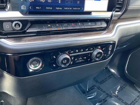 Used 2024 Chevrolet Silverado 1500 LT AWD/4WD image 31