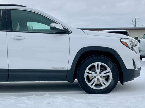 Used 2020 GMC Terrain SLE w/ Driver Convenience Package image 10
