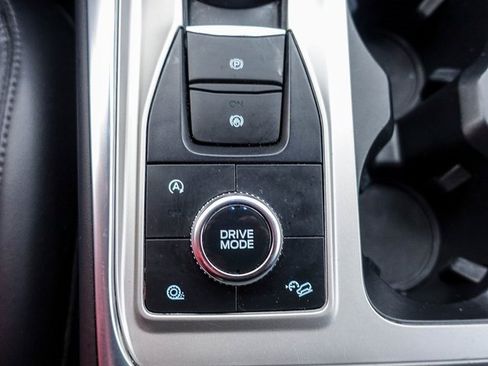 Used 2023 Ford Explorer XLT w/ Equipment Group 202A image 29