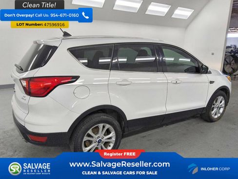 Used 2019 Ford Escape SE image 4