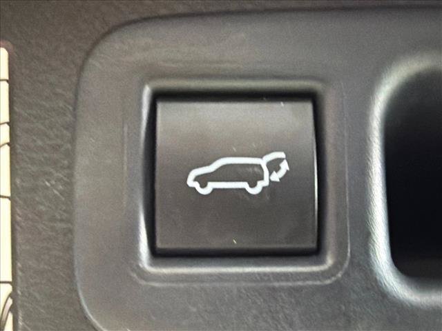 Used 2024 Toyota Highlander Platinum FWD image 20