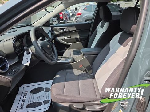 New 2026 Chevrolet Trax LS w/ LS Convenience Package FWD image 13