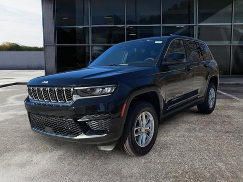 New 2025 Jeep Grand Cherokee Laredo X image 3