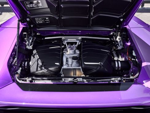 Used 2024 Lamborghini Huracan EVO image 25