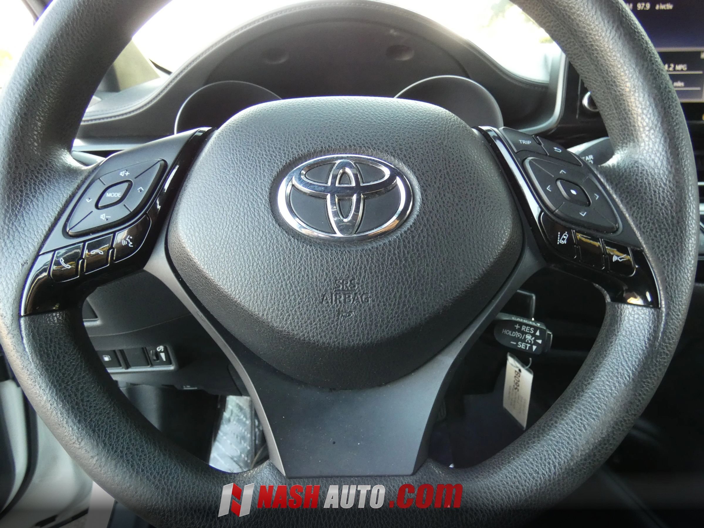 Used 2019 Toyota C-HR LE FWD image 45
